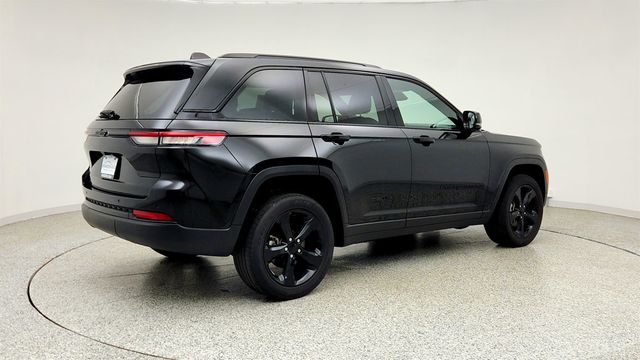 2023 Jeep Grand Cherokee Altitude 4x4 w/ Power Sunroof - 23029268 - 4