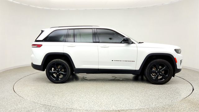 2023 Jeep Grand Cherokee Altitude 4x4 w/ Quick Order Package 23B - 23036857 - 3