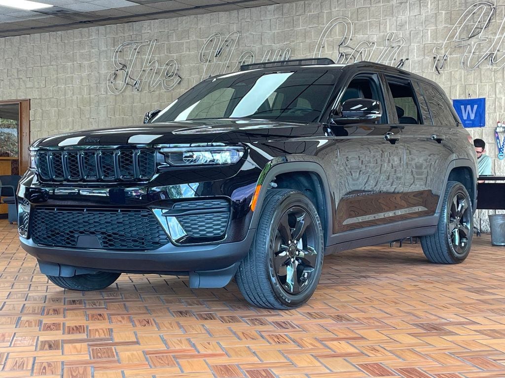2023 Jeep Grand Cherokee Altitude X 4x4 - 23064335 - 3
