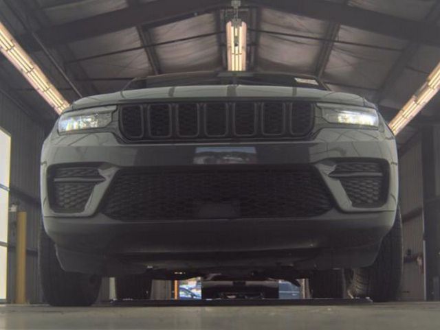 2023 Jeep Grand Cherokee Altitude X 4x4 - 23030564 - 3