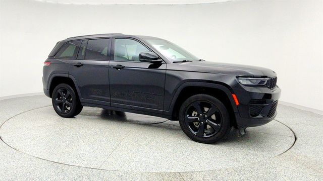 2023 Jeep Grand Cherokee Altitude X 4x4 with 20'' Gloss Black Painted Aluminum Wheels - 22960987 - 2