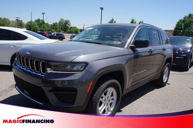 2023 Jeep Grand Cherokee Laredo 4x4's photo