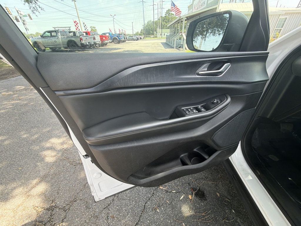 Jeep Grand Cherokee LAREDO photo 12