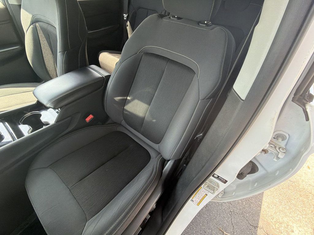 Jeep Grand Cherokee LAREDO photo 14