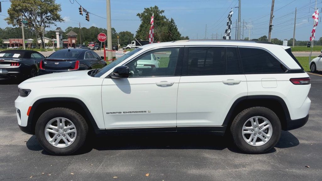 Jeep Grand Cherokee LAREDO photo 5