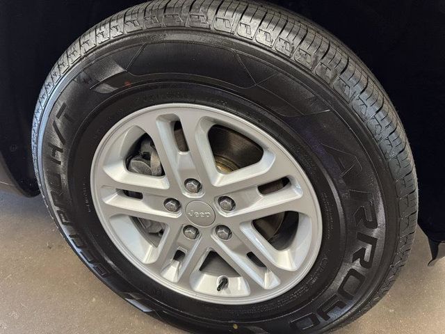 2023 Jeep Grand Cherokee Laredo 4WD - 23084858 - 25