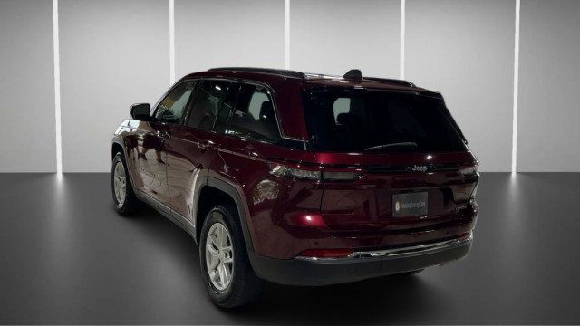 2023 Jeep Grand Cherokee Laredo 4x2 - 23035065 - 2