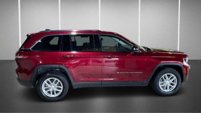 2023 Jeep Grand Cherokee Laredo 4x2 - 23035065 - 3