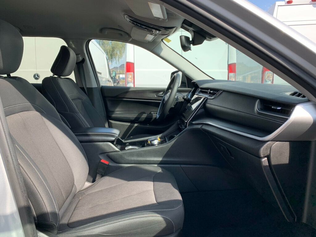 2023 Jeep Grand Cherokee Laredo 4x2 1-OWNER - 22994987 - 18