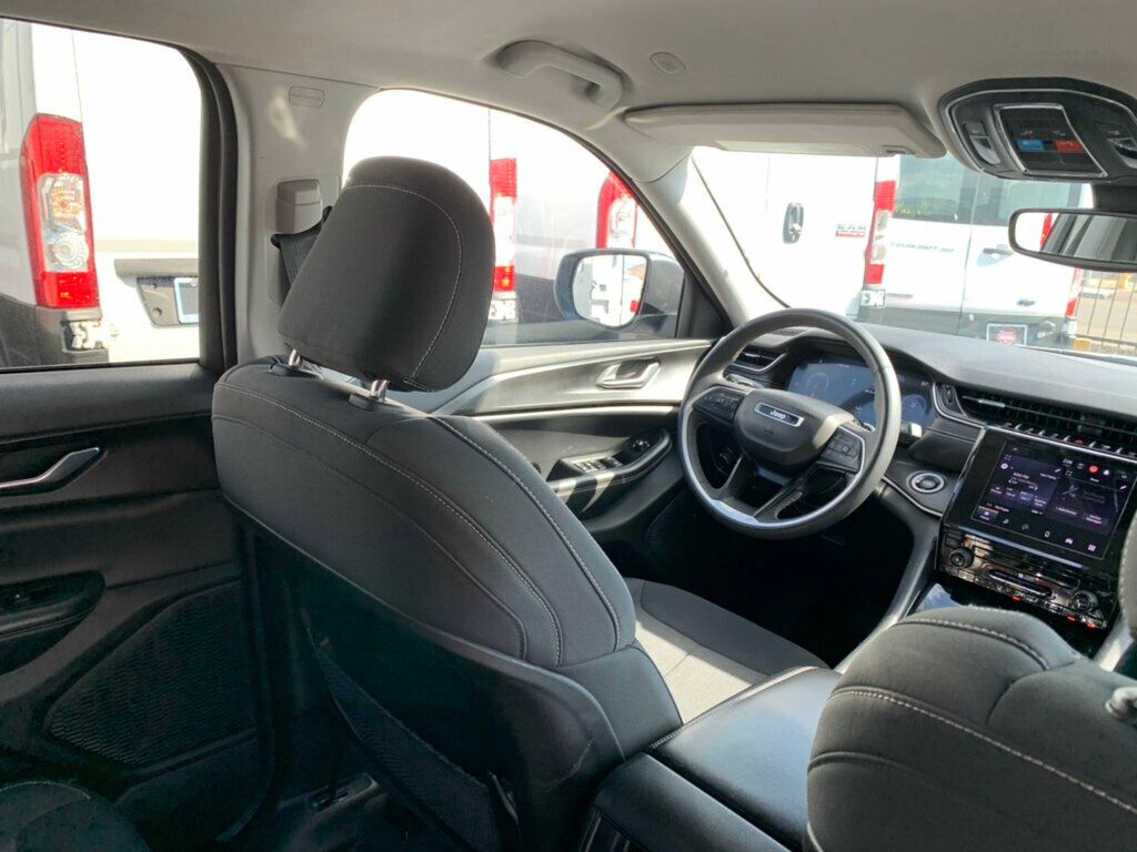 2023 Jeep Grand Cherokee Laredo 4x2 1-OWNER - 22994987 - 27