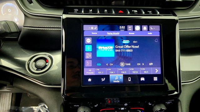 2023 Jeep Grand Cherokee Laredo 4x4 w/ Luxury Tech Group & Sunroof - 23086649 - 16