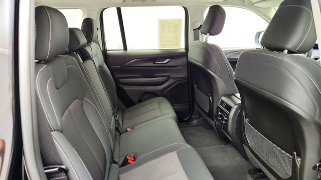 2023 Jeep Grand Cherokee Laredo 4x4 w/ Luxury Tech Group & Sunroof - 23086649 - 21