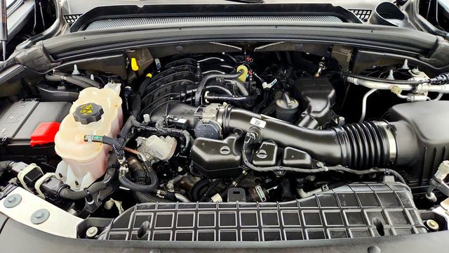 2023 Jeep Grand Cherokee Laredo 4x4 w/ Luxury Tech Group & Sunroof - 23086649 - 25