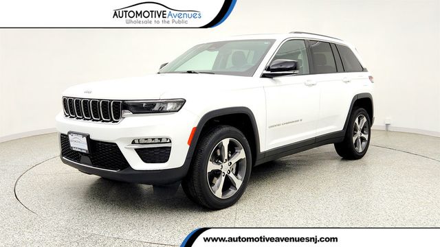 2023 Jeep Grand Cherokee Limited 4x4 w/ 20'' x 8.5'' Machined / Painted Aluminum Wheels - 23025868 - 0