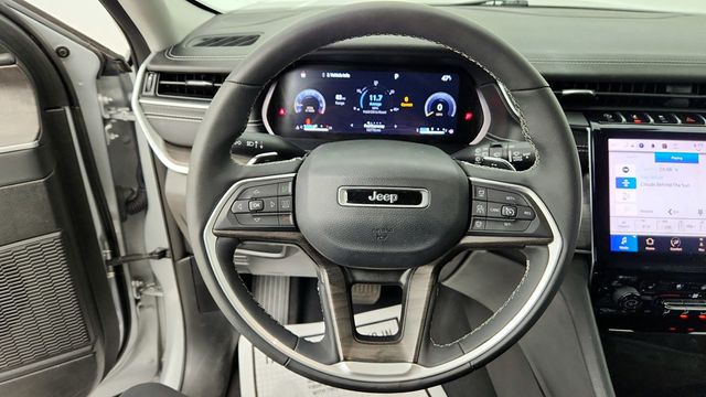 2023 Jeep Grand Cherokee Limited 4x4 with Luxury Tech Group II & Black Appearance Package - 22948170 - 13