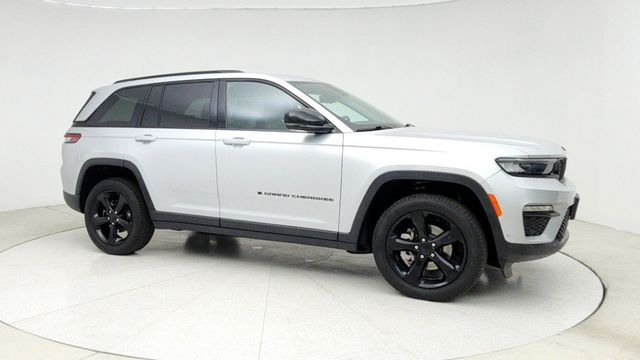 2023 Jeep Grand Cherokee Limited 4x4 with Luxury Tech Group II & Black Appearance Package - 22948170 - 2