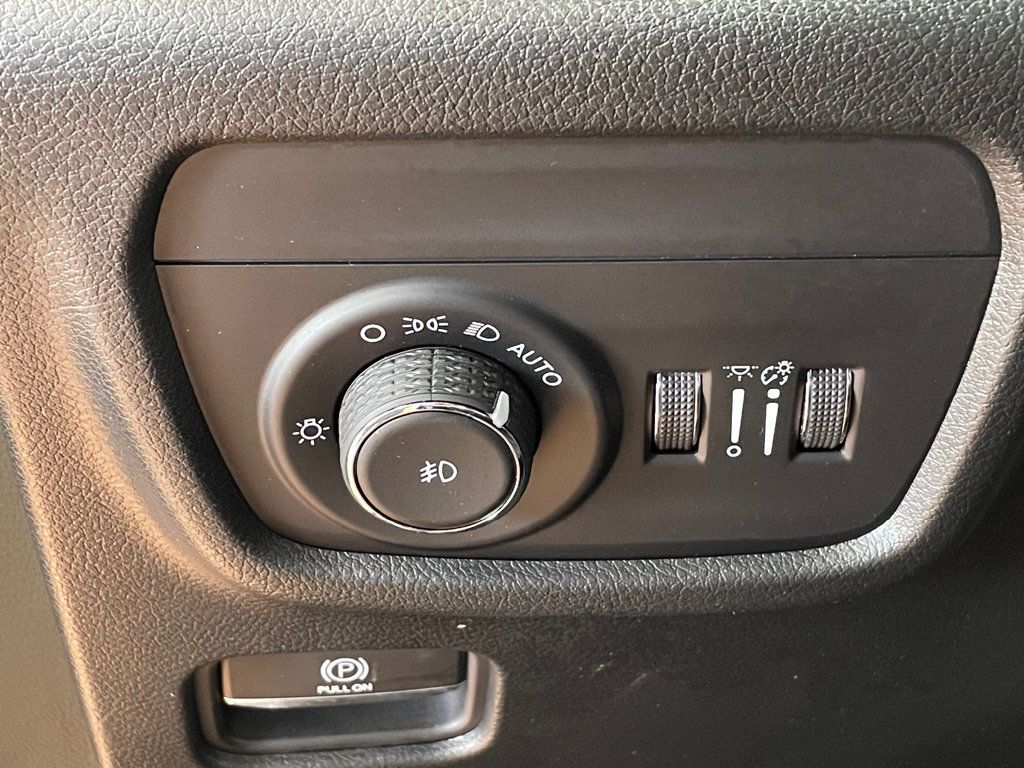 2023 Jeep Grand Cherokee Overland 4x4 - 23067197 - 17