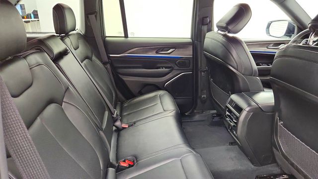 2023 Jeep Grand Cherokee Overland 4x4 - 23033800 - 22