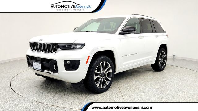2023 Jeep Grand Cherokee Overland 4x4 with Adv. ProTech Group III & Luxury Tech Group IV - 22967871 - 0
