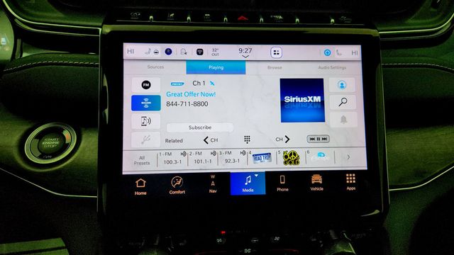 2023 Jeep Grand Cherokee Overland 4x4 with Adv. ProTech Group III & Luxury Tech Group IV - 22967871 - 16