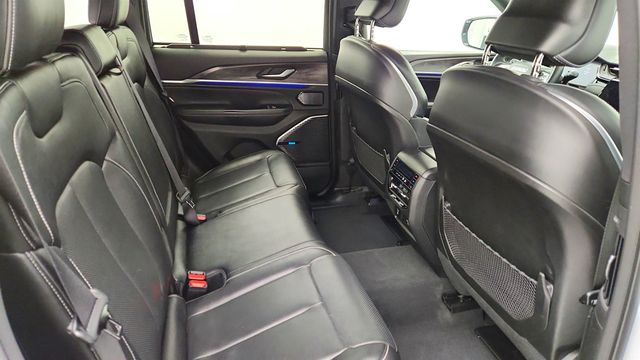 2023 Jeep Grand Cherokee Overland 4x4 with Adv. ProTech Group III & Luxury Tech Group IV - 22967871 - 21