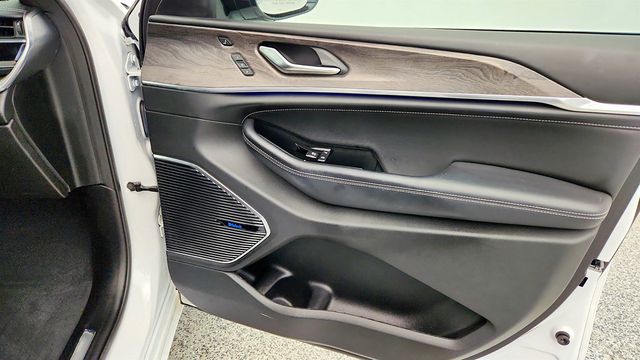 2023 Jeep Grand Cherokee Overland 4x4 with Adv. ProTech Group III & Luxury Tech Group IV - 22967871 - 24