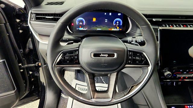 2023 Jeep Grand Cherokee Overland 4x4 w/ Luxury Tech IV & 19-Speaker Audio - 23100485 - 13