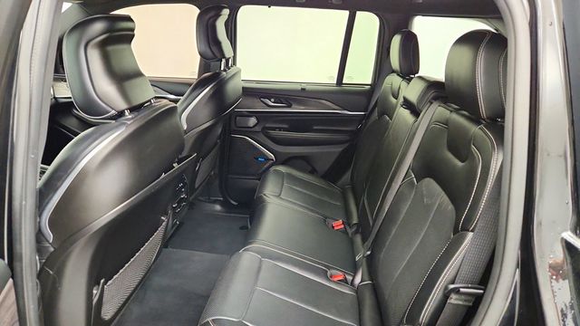 2023 Jeep Grand Cherokee Overland 4x4 w/ Luxury Tech IV & 19-Speaker Audio - 23100485 - 20