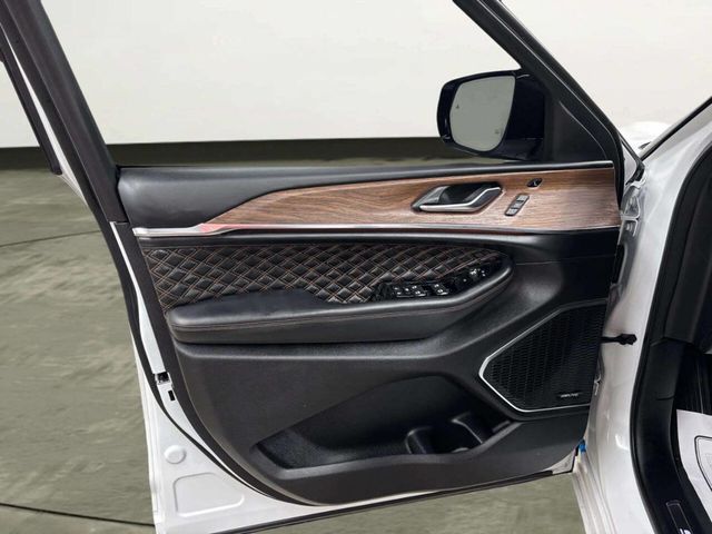 2023 Jeep Grand Cherokee Summit 4x4 4dr SUV - 23042993 - 12