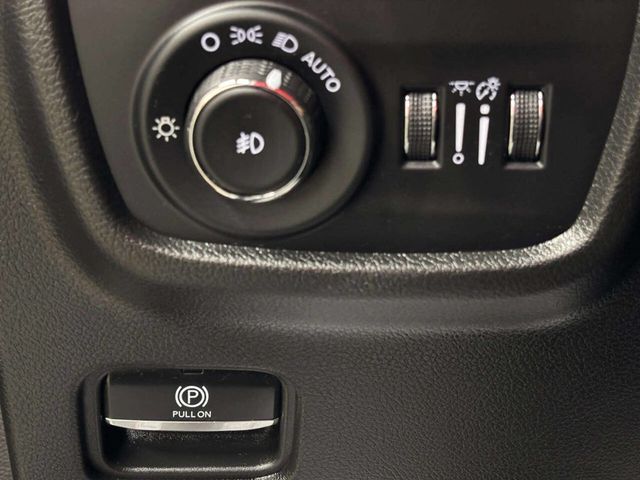 2023 Jeep Grand Cherokee Summit 4x4 4dr SUV - 23042993 - 31