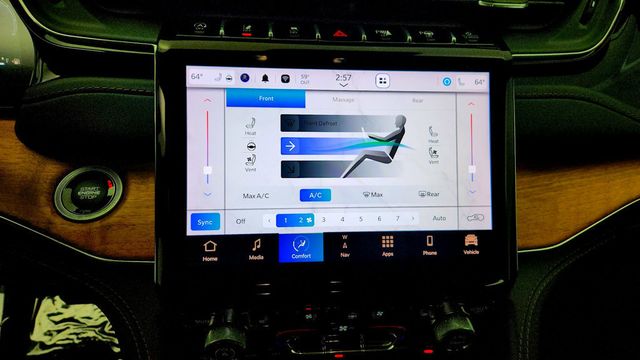 2023 Jeep Grand Cherokee Summit Reserve 4x4 w/ Night Vision, HUD & Passenger Screen - 23100398 - 20