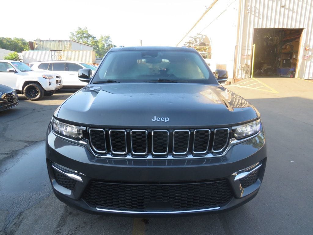 2023 Jeep Cherokee 4xe photo 2