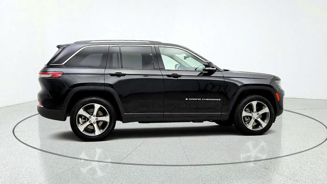 2023 Jeep Grand Cherokee 4xe 4x4 w/ 20'' Machined/Painted Aluminum Wheels - 23089247 - 3