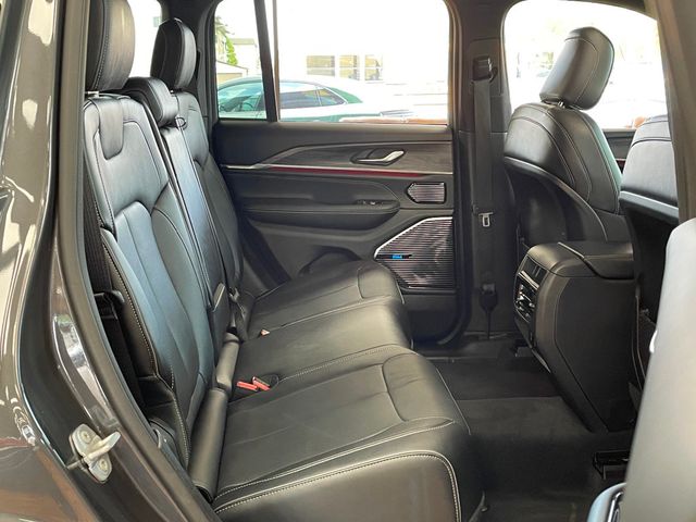 2023 Jeep Grand Cherokee 4xe Overland 4x4 - 23021755 - 22