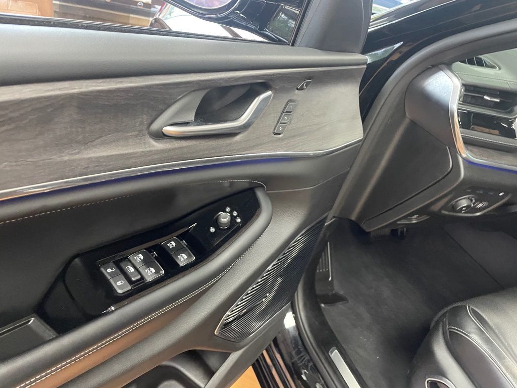 2023 Jeep Grand Cherokee 4xe Overland 4x4 - 23065120 - 16