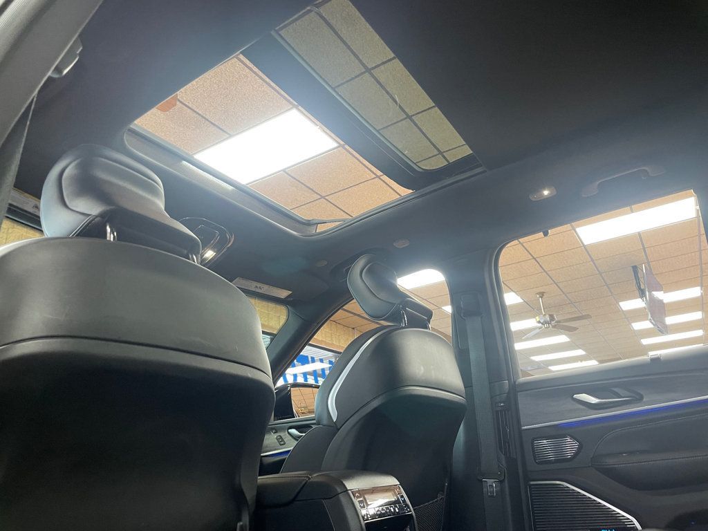 2023 Jeep Grand Cherokee 4xe Overland 4x4 - 23065120 - 22