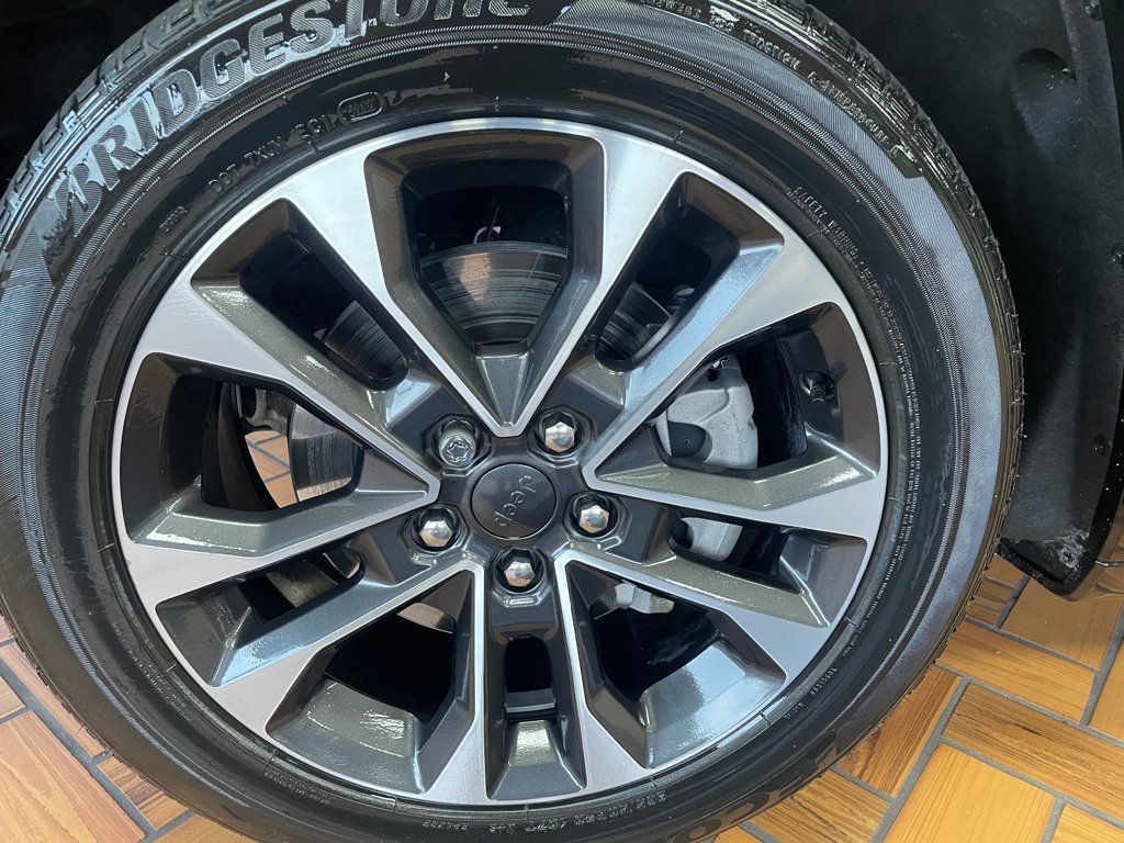 2023 Jeep Grand Cherokee 4xe Overland 4x4 - 23065120 - 29
