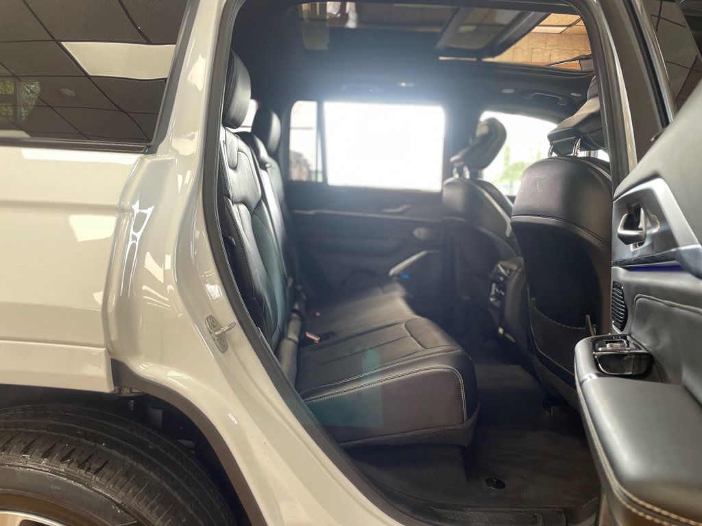 2023 Jeep Grand Cherokee 4xe Overland 4x4 - 23068869 - 27