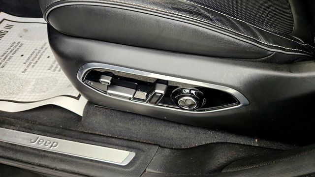 2023 Jeep Grand Cherokee 4xe Overland 4x4 w/ Adv ProTech III & Luxury Tech IV - 23046984 - 11