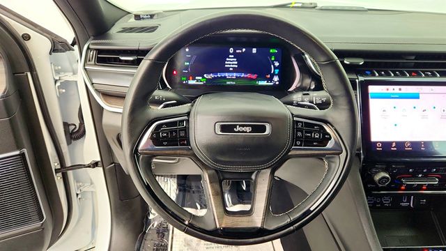 2023 Jeep Grand Cherokee 4xe Overland 4x4 with Advanced ProTech III & Luxury Tech IV Groups - 22959771 - 13