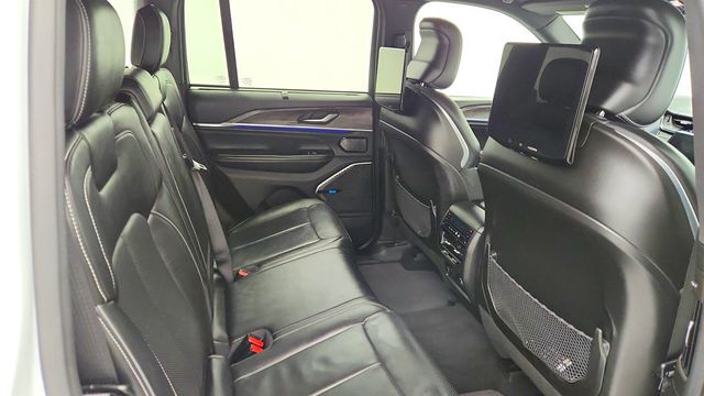 2023 Jeep Grand Cherokee 4xe Overland 4x4 with Advanced ProTech III & Luxury Tech IV Groups - 22959771 - 23