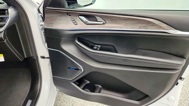 2023 Jeep Grand Cherokee 4xe Overland 4x4 with Advanced ProTech III & Luxury Tech IV Groups - 22959771 - 27