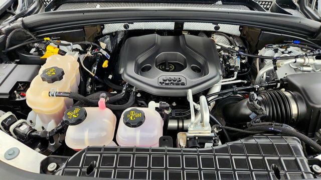 2023 Jeep Grand Cherokee 4xe Overland 4x4 with Advanced ProTech III & Luxury Tech IV Groups - 22959771 - 28