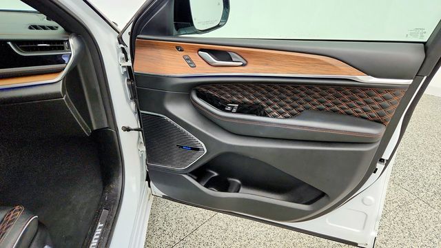 2023 Jeep Grand Cherokee 4xe Summit 4x4 w/ Advanced ProTech Group IV & Passenger Display - 23088761 - 22