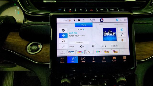 2023 Jeep Grand Cherokee 4xe Summit 4x4 w/ Front Passenger Interactive Display - 23079099 - 16