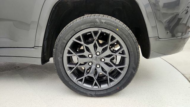 2023 Jeep Grand Cherokee 4xe Summit Reserve 4x4 with High Altitude Pkg & Luxury Tech Group V - 22941120 - 8