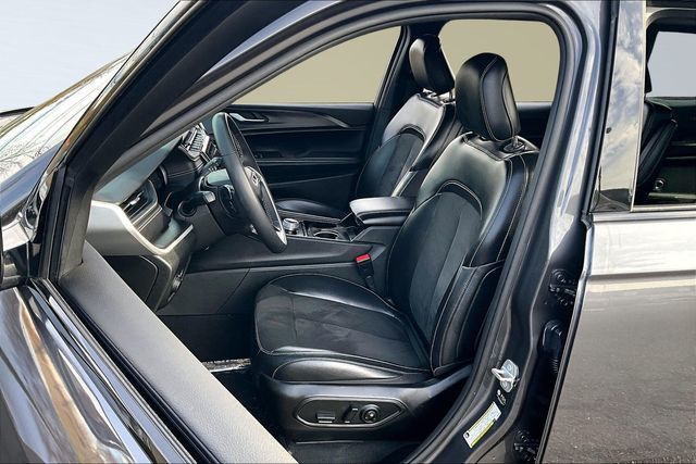 2023 Jeep Grand Cherokee L Altitude 4x4 - 22950440 - 9