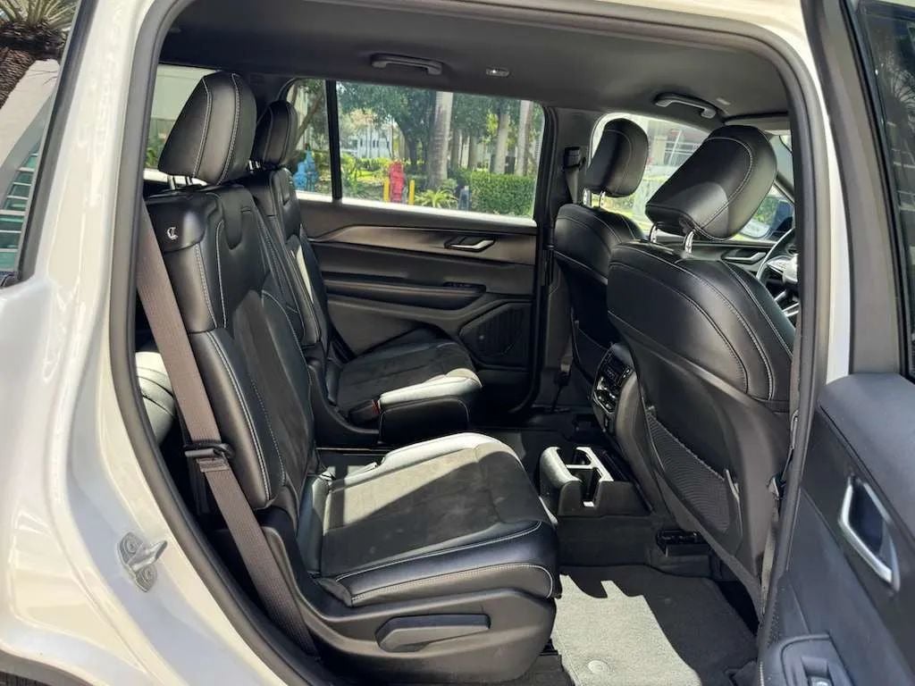 2023 Jeep Grand Cherokee L Altitude Sport Utility 4D - 22956017 - 12