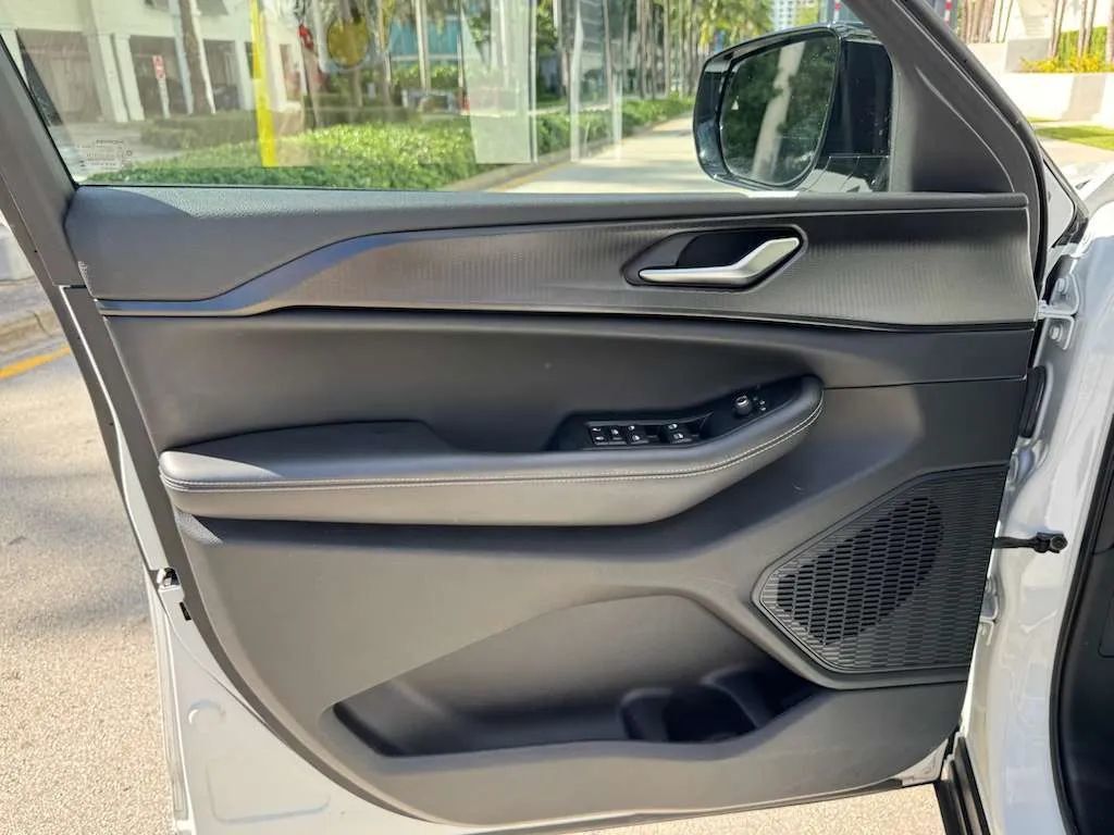 2023 Jeep Grand Cherokee L Altitude Sport Utility 4D - 22956017 - 18