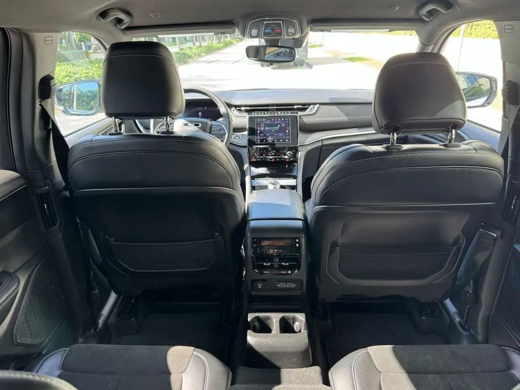 2023 Jeep Grand Cherokee L Altitude Sport Utility 4D - 22956017 - 23